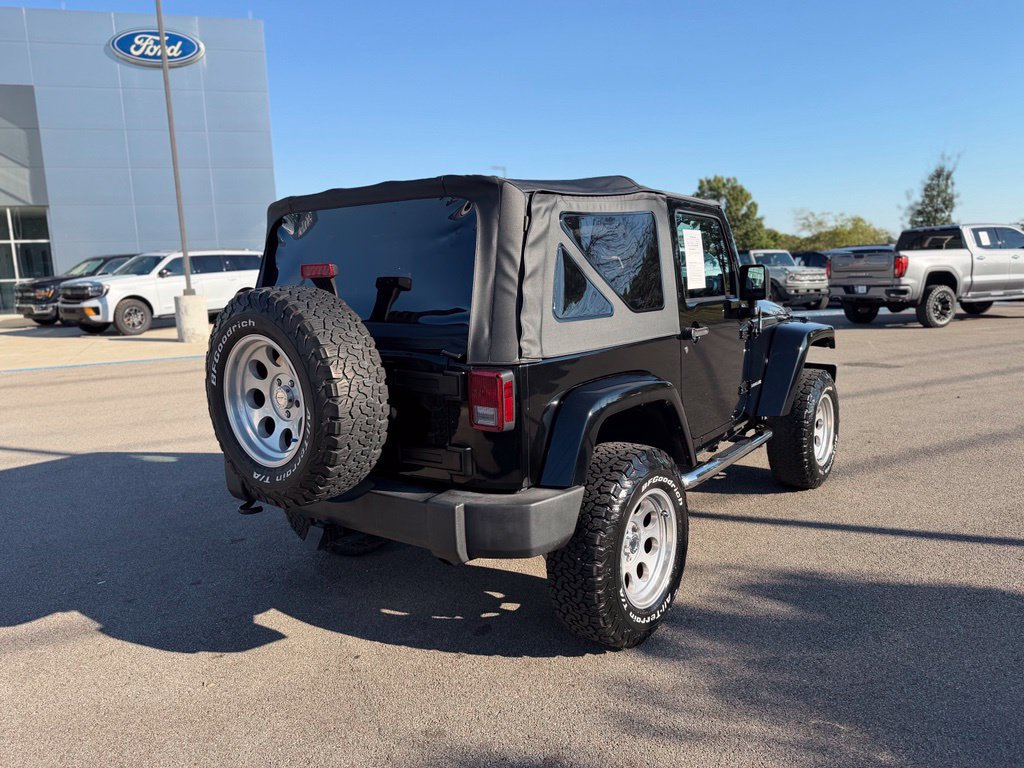 Used 2015 Jeep Wrangler Rubicon w/ Connectivity Group AWD/4WD image 6