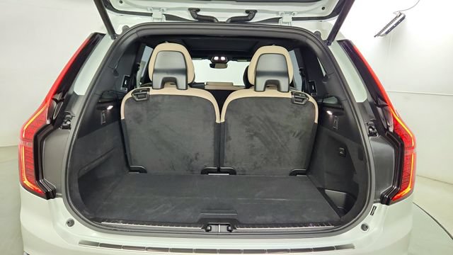 Used 2026 Volvo XC90 B6 Plus w/ Protection Package AWD/4WD image 41