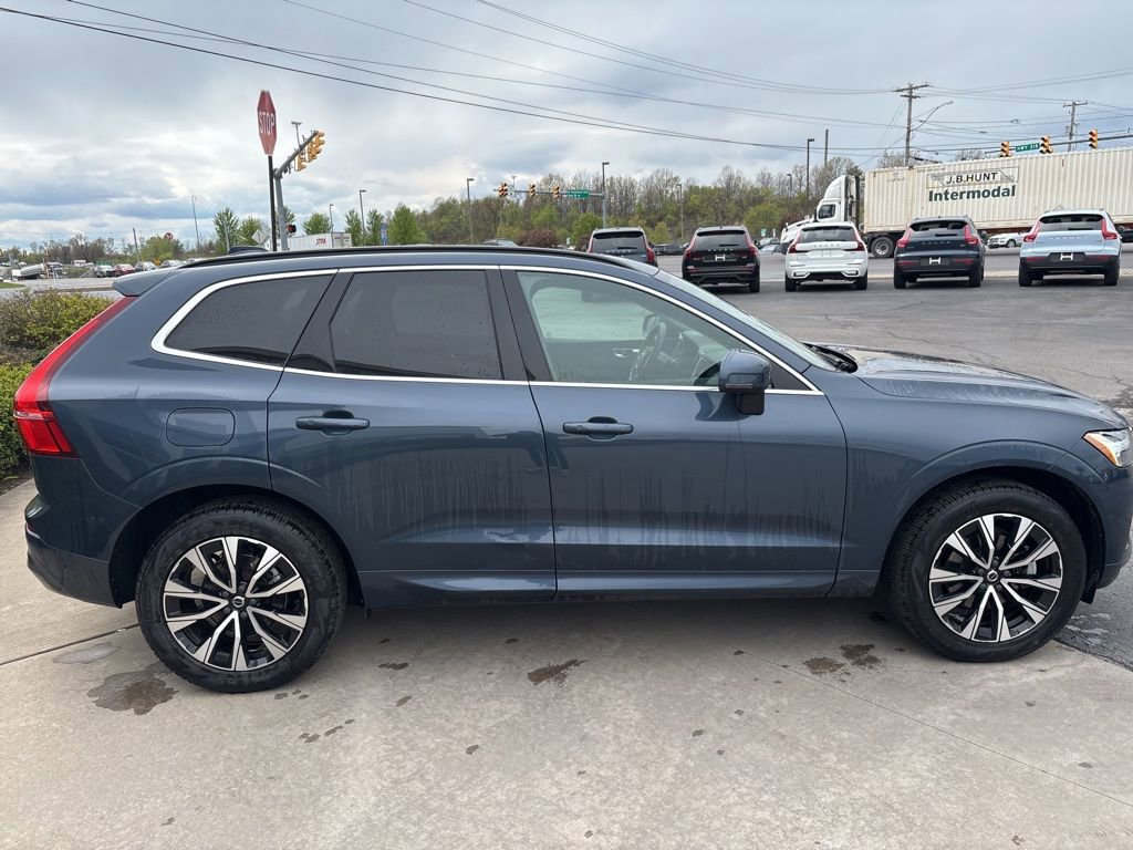 Used 2023 Volvo XC60 B5 Core w/ Climate Package AWD/4WD image 5