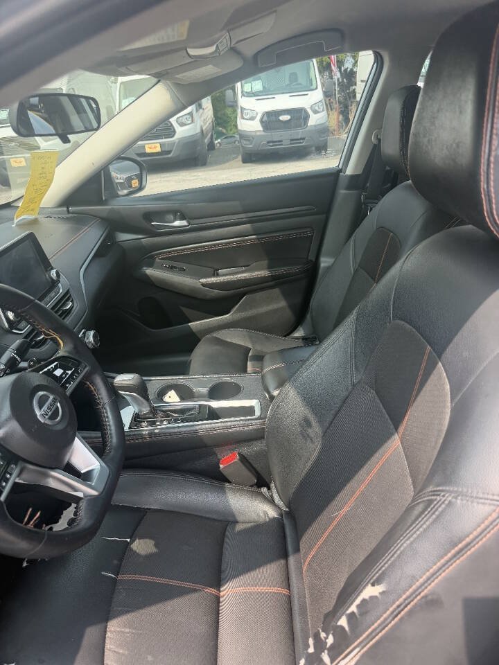 Used 2019 Nissan Altima 2.5 SR FWD image 12