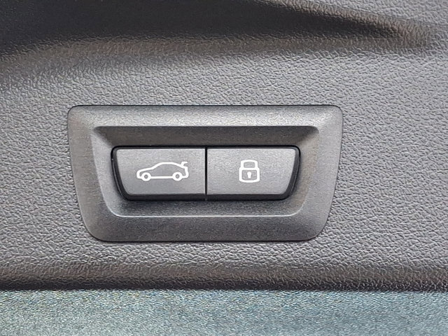 Used 2026 BMW X5 M Competition w/ Executive Package image 37