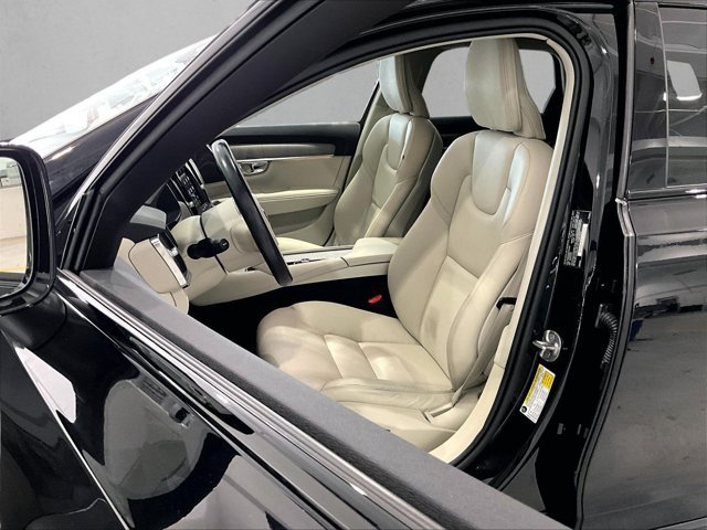 Used 2025 Volvo V90 B6 Cross Country Plus w/ Protection Package Premier AWD/4WD image 27