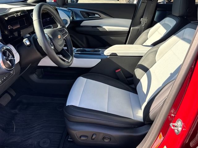 New 2025 Chevrolet Equinox EV LT image 9