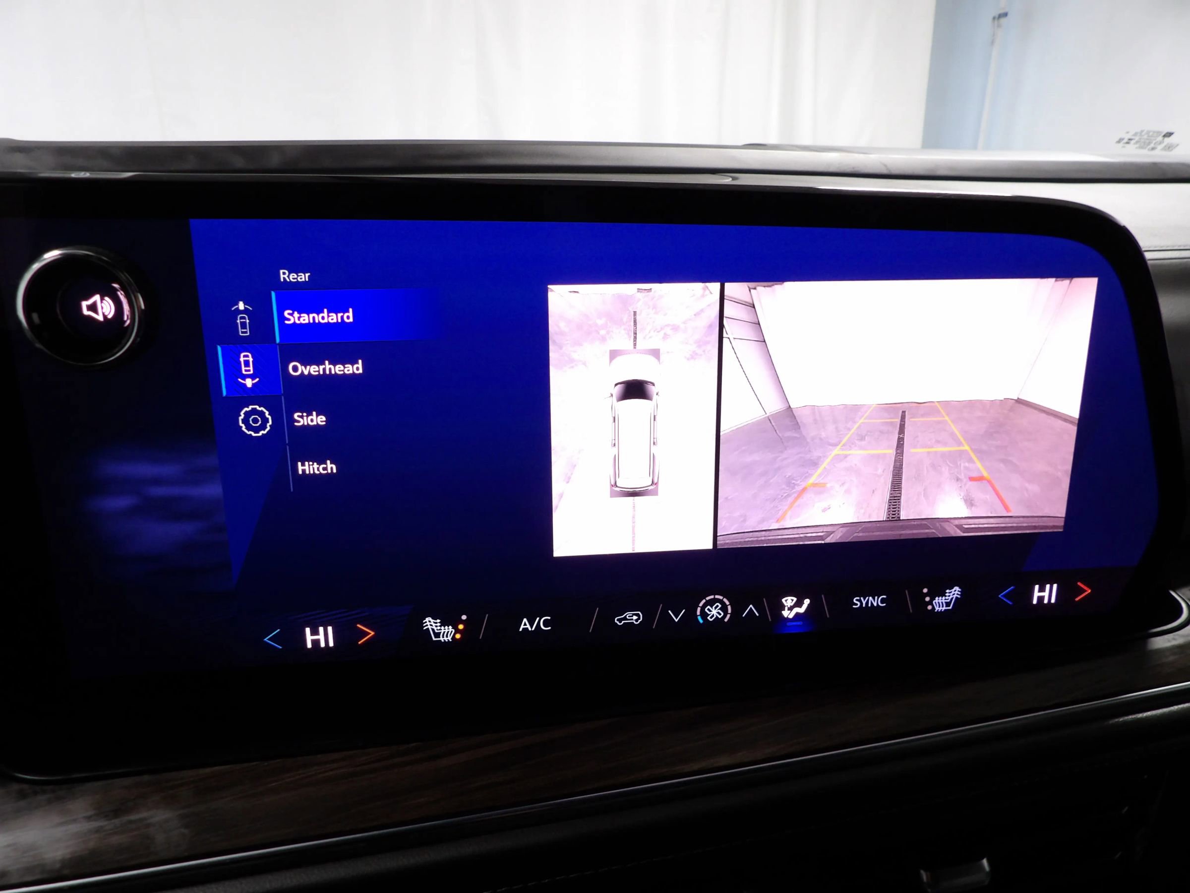 Used 2025 Chevrolet Suburban Z71 image 26