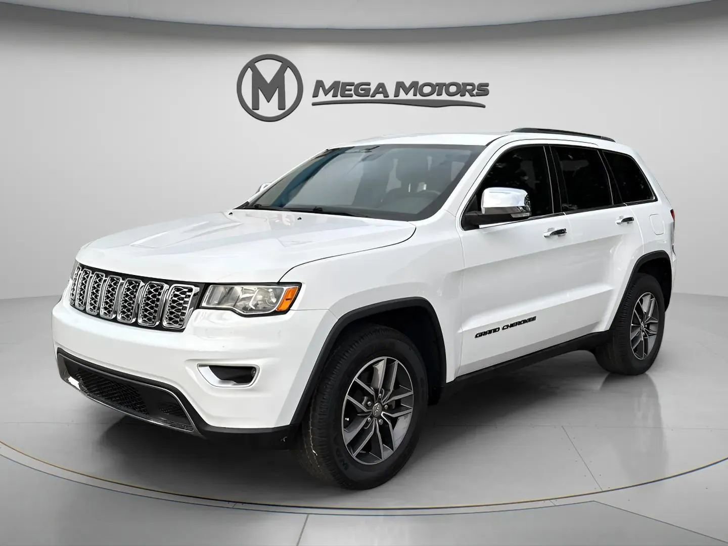 Used 2018 Jeep Grand Cherokee Limited image 1