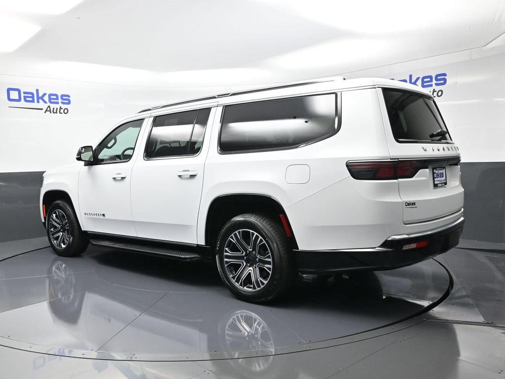 Used 2024 Jeep Wagoneer L Series II w/ Flexible Seating Group image 5