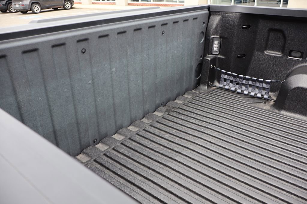 Used 2024 GMC Sierra 1500 Elevation image 31