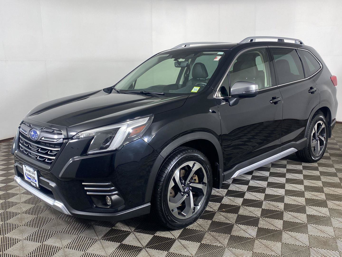 Used 2023 Subaru Forester Touring AWD/4WD image 10