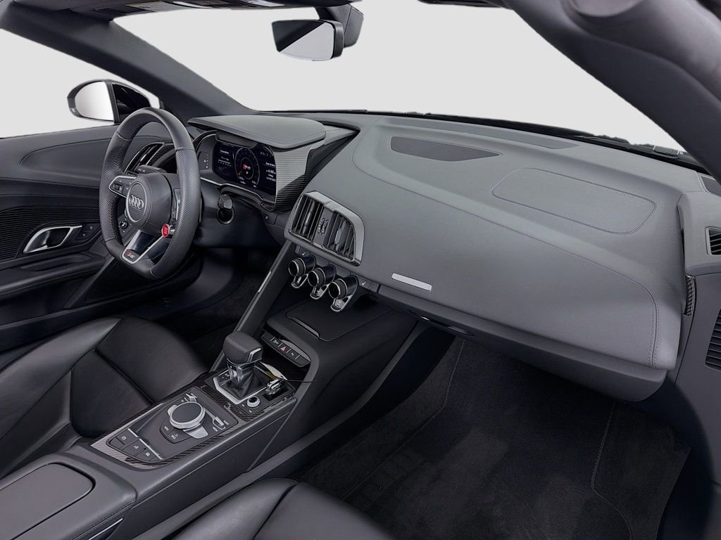 Used 2020 Audi R8 V10 w/ Carbon Exterior Package image 28