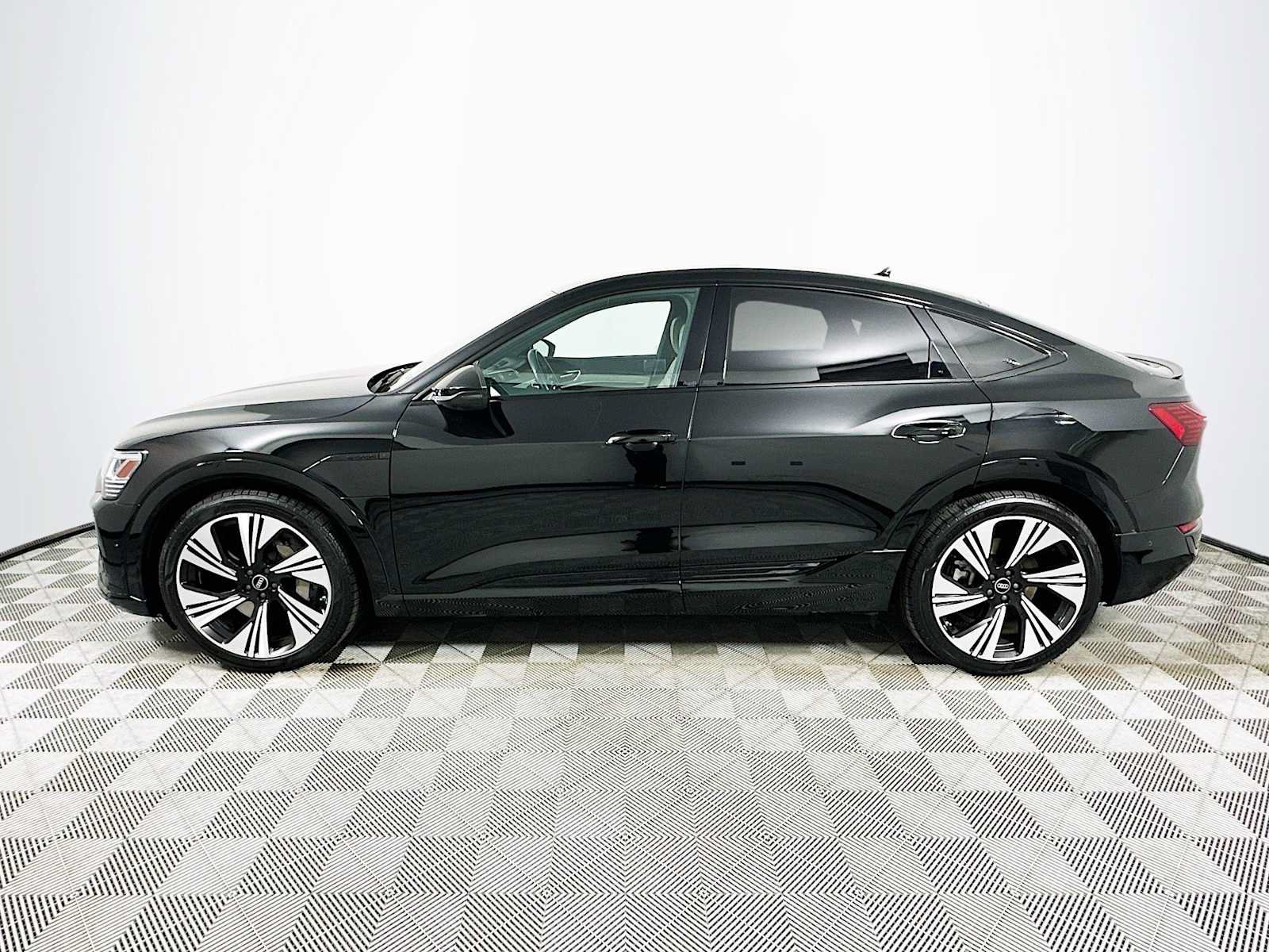 Certified 2024 Audi Q8 e-tron Prestige w/ Prestige Package AWD/4WD image 4