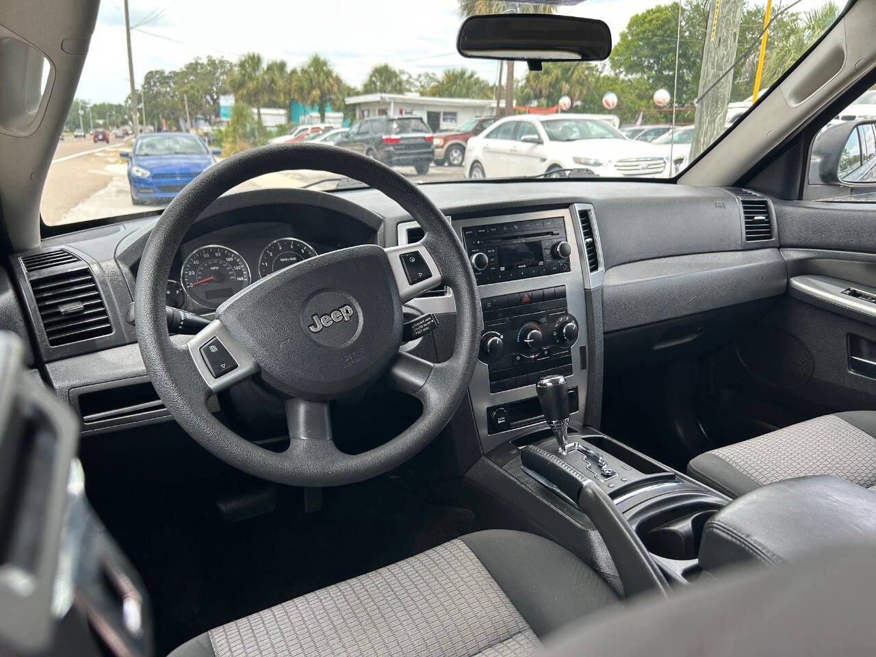 Used 2009 Jeep Grand Cherokee Laredo w/ Sun/Sound Group image 10