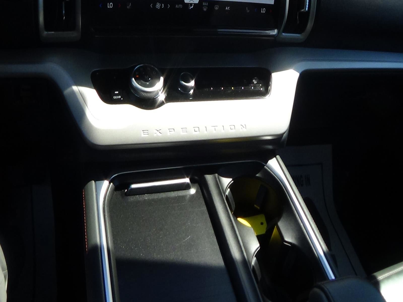 Used 2025 Ford Expedition Active AWD/4WD image 33