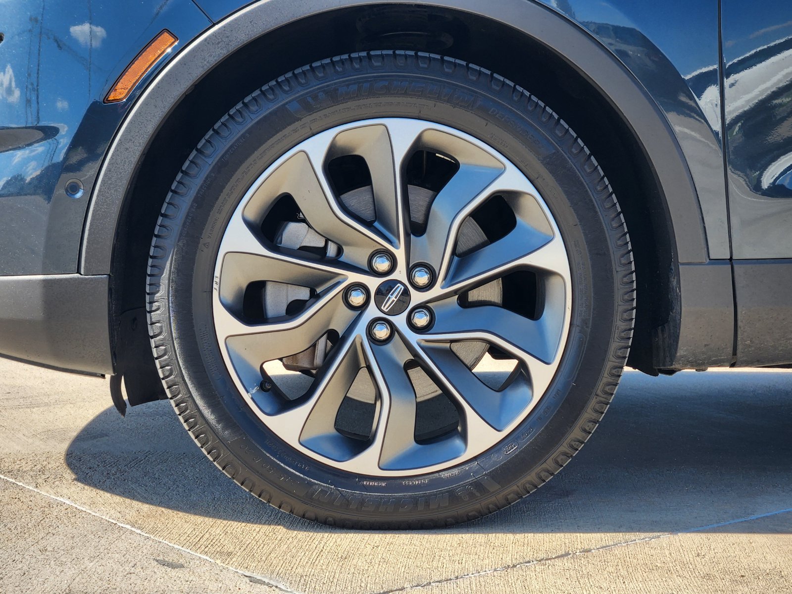 Used 2022 Lincoln Nautilus Reserve w/ Equipment Group 201A FWD image 13
