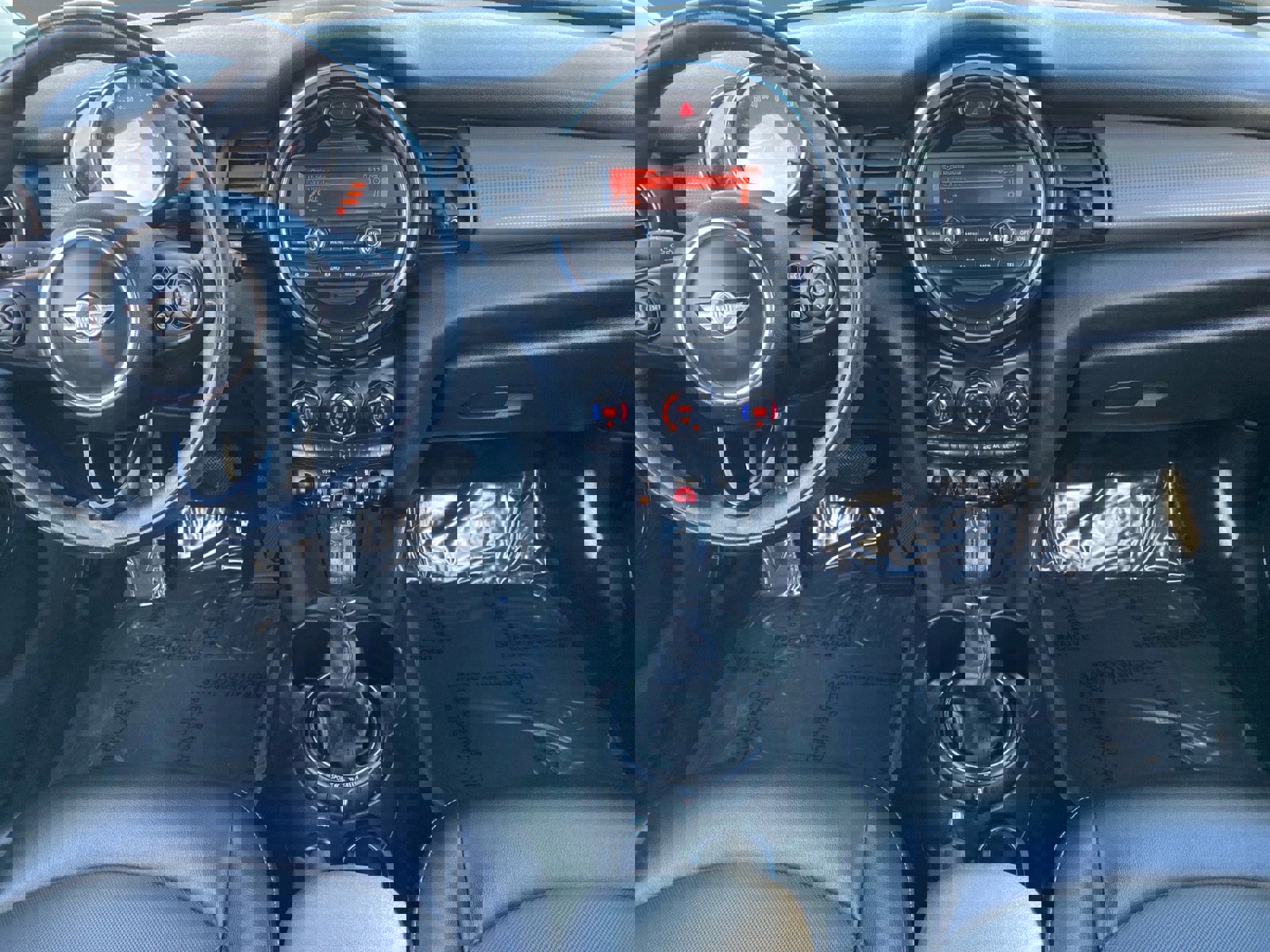 Used 2016 MINI Cooper 4-Door Hardtop image 11