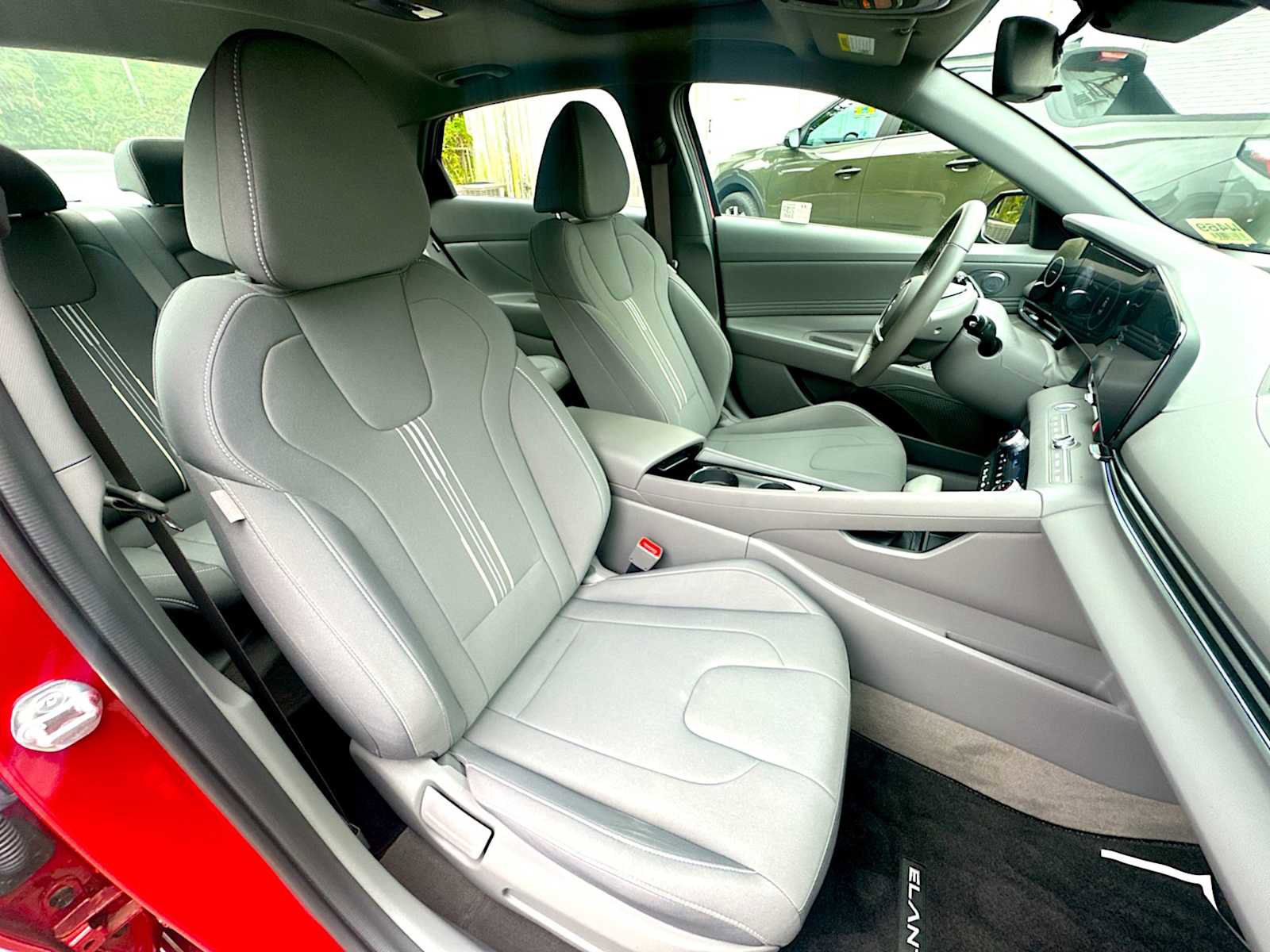 Used 2024 Hyundai Elantra SEL w/ Convenience Package image 25