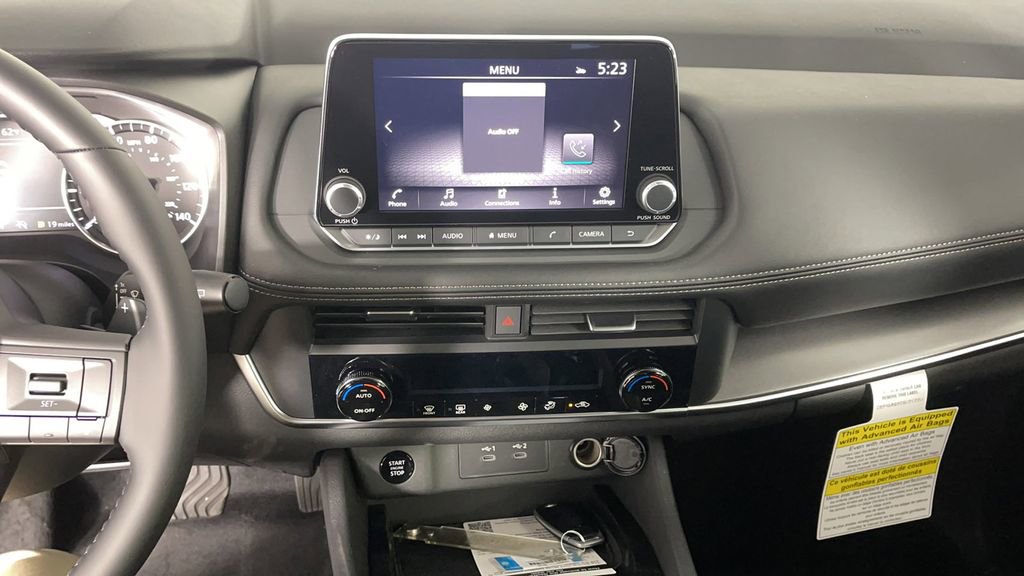 New 2025 Nissan Rogue SV image 16