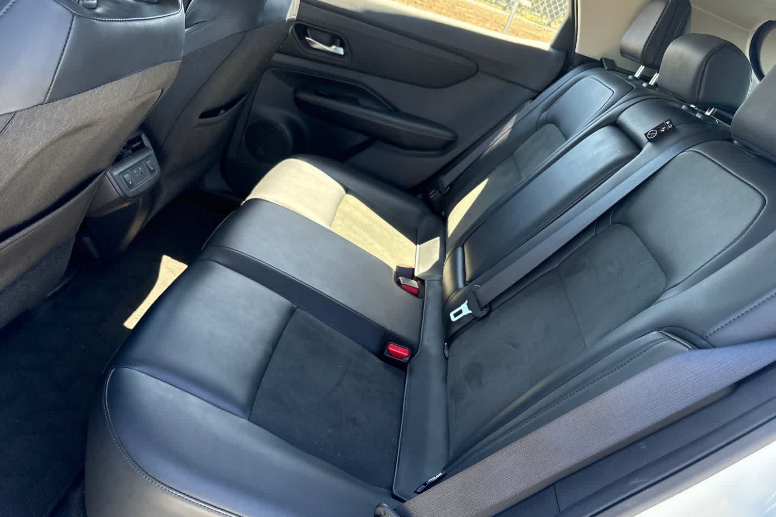 Used 2024 Nissan Ariya FWD image 5