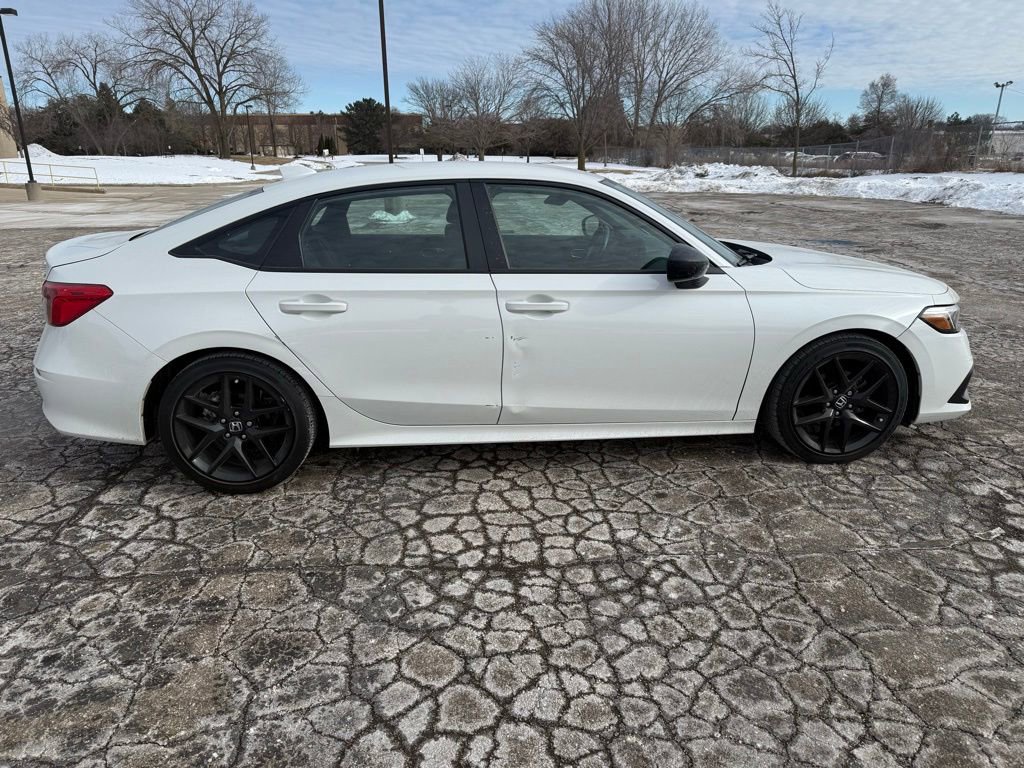 Used 2023 Honda Civic Sport image 2