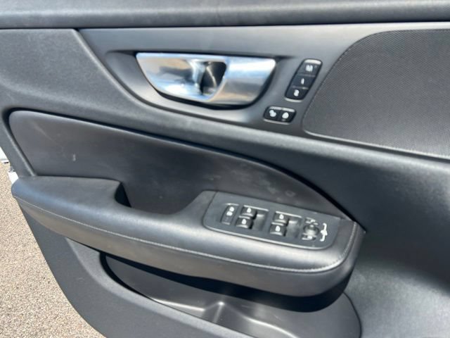 Used 2023 Volvo S60 B5 Plus AWD/4WD image 27
