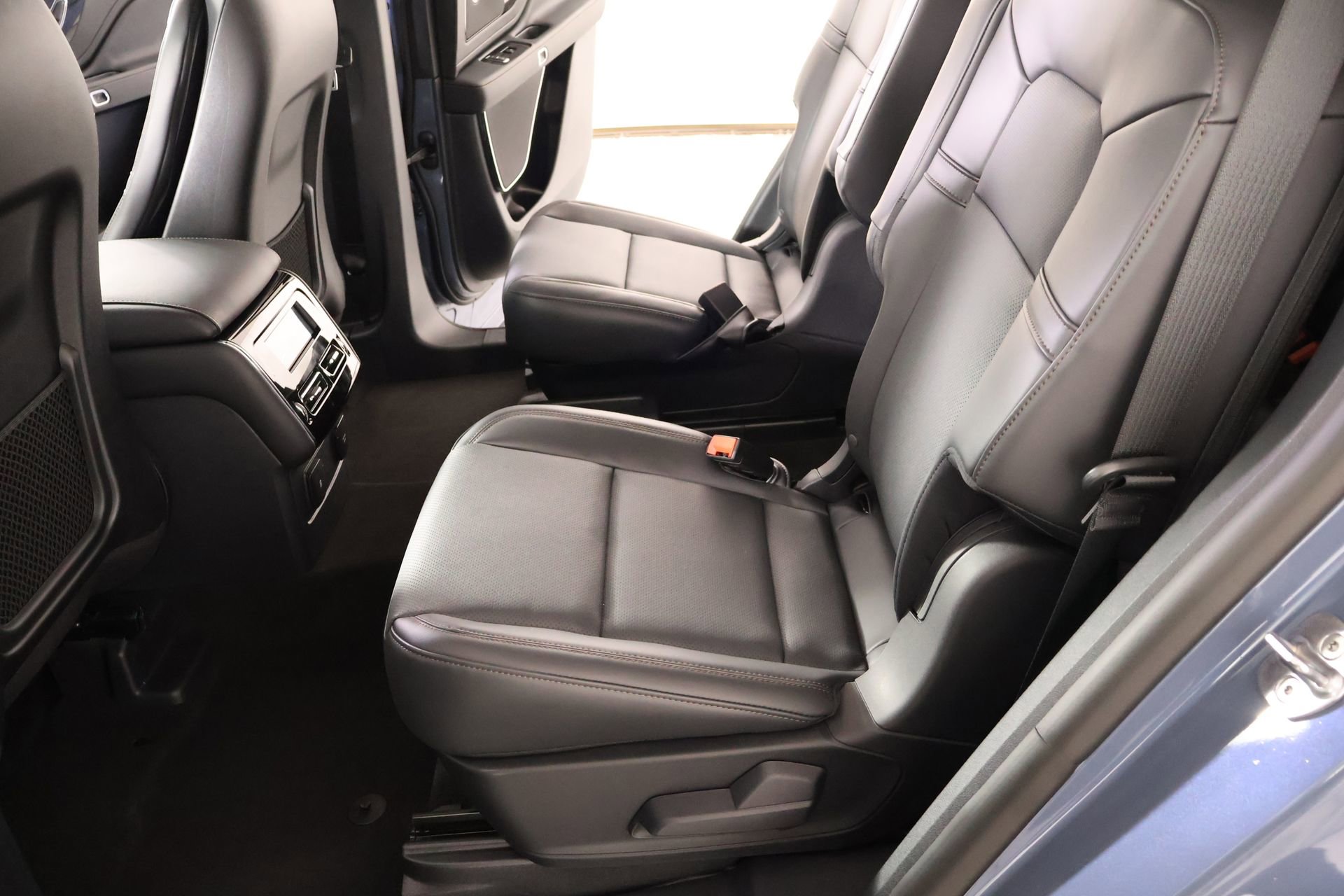 New 2026 Lincoln Aviator AWD image 12