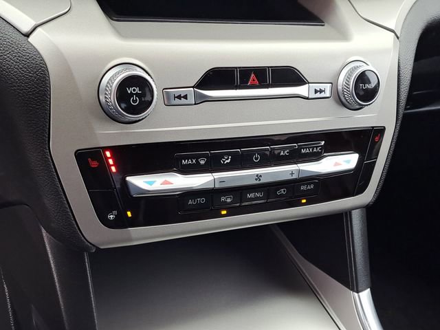 Certified 2022 Ford Explorer XLT w/ Equipment Group 202A image 19