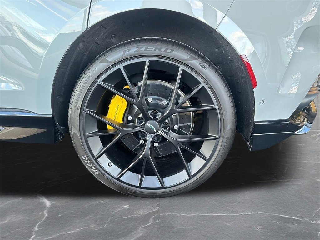 New 2026 Aston Martin DBX 707 image 32