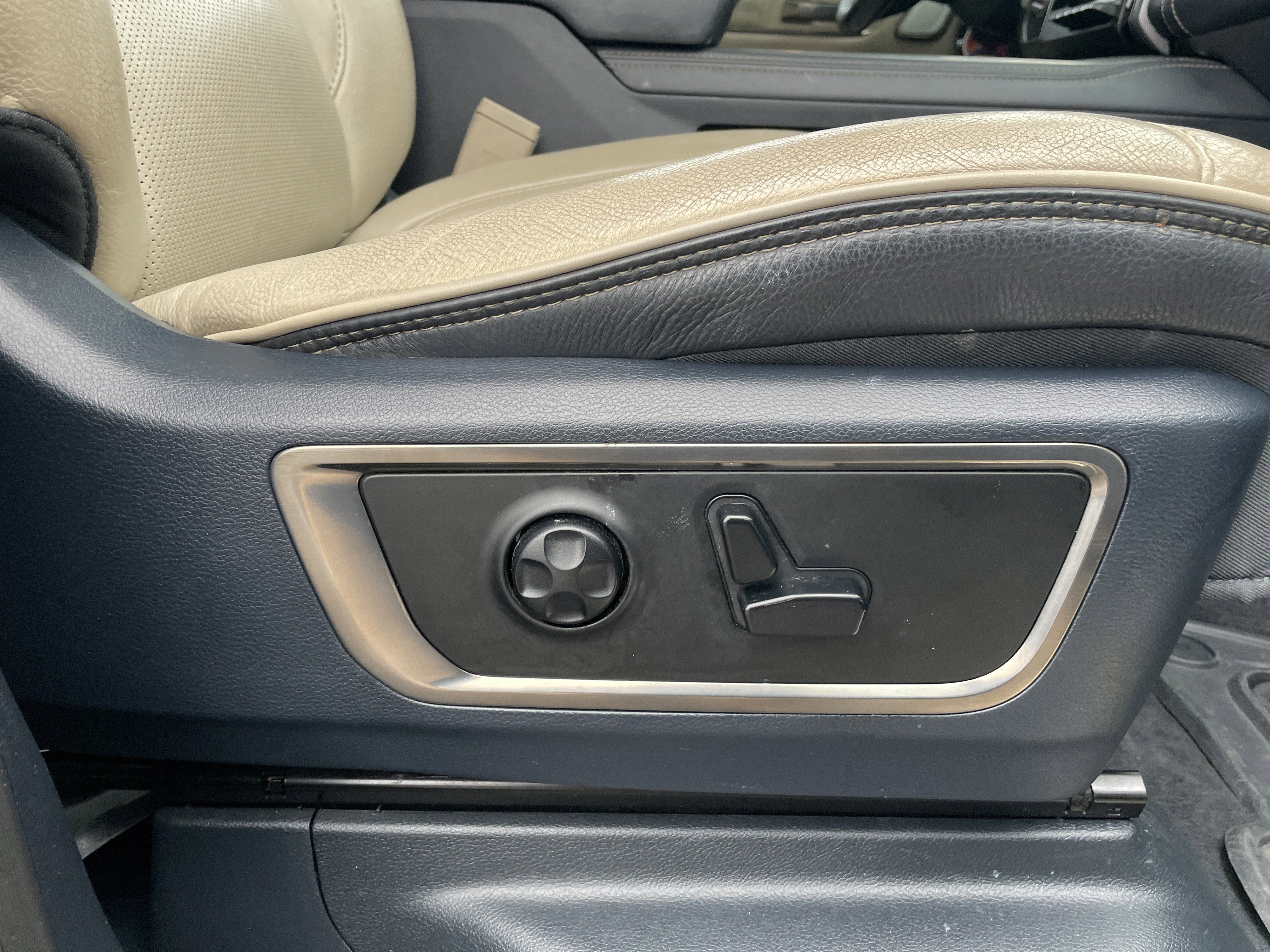 Used 2020 RAM 1500 Limited image 13