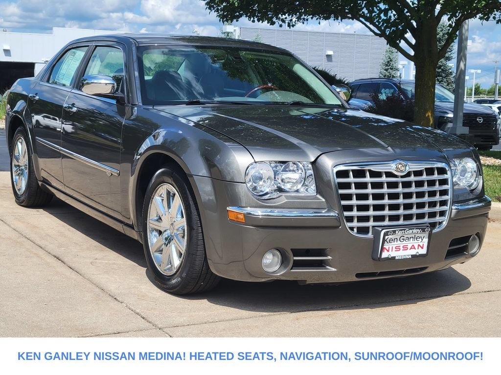 Used 2009 Chrysler 300 C RWD image 1