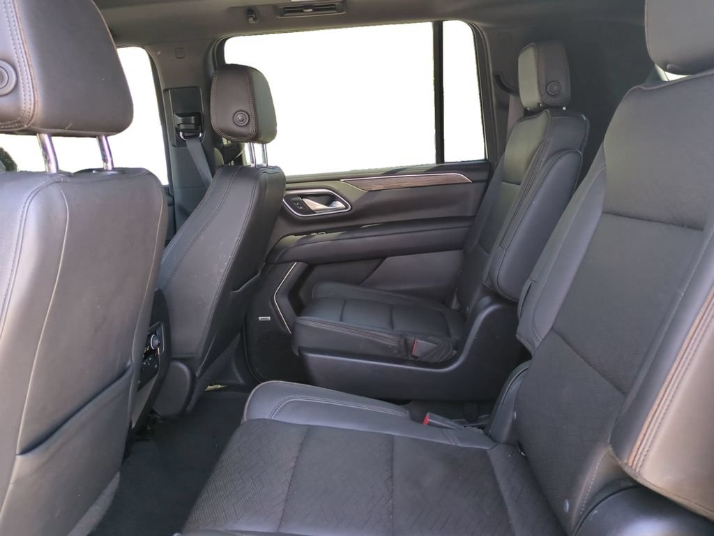 Used 2022 Chevrolet Suburban High Country AWD/4WD image 16