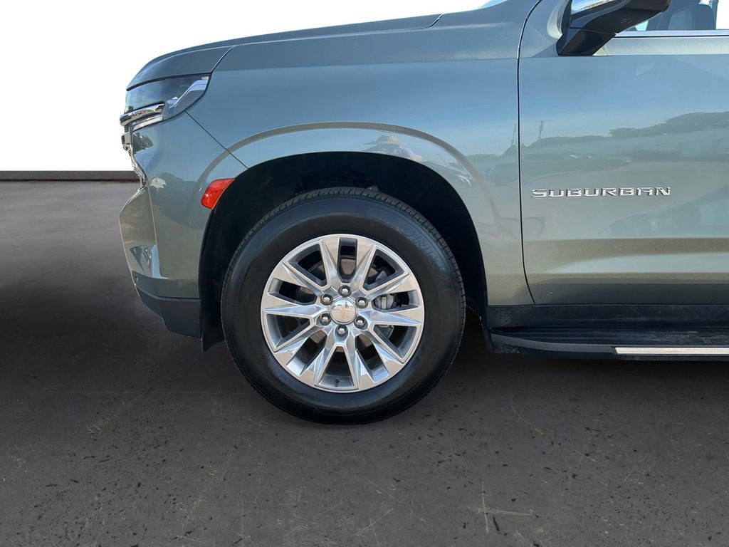Used 2023 Chevrolet Suburban Premier AWD/4WD image 13
