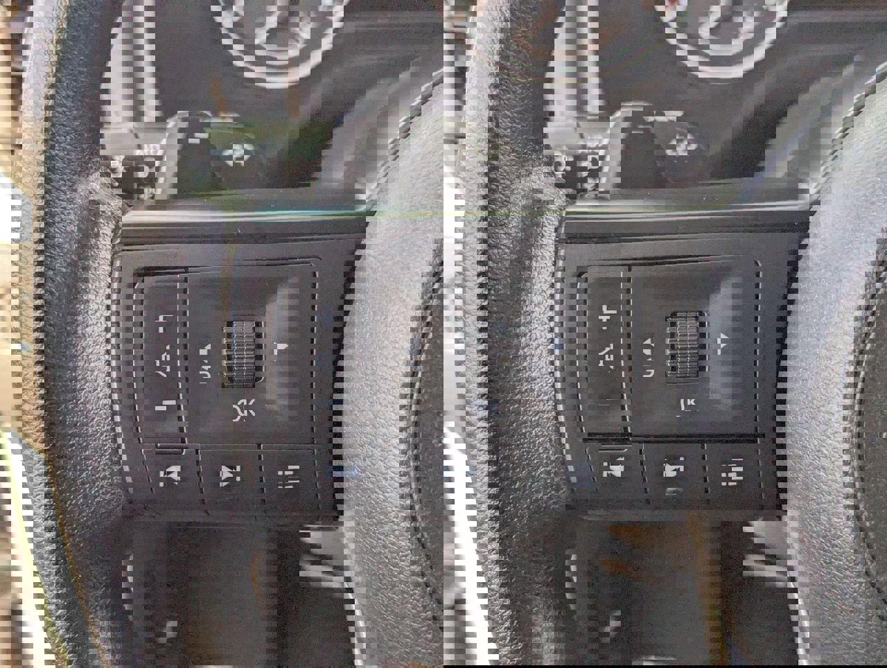 Certified 2024 Nissan Rogue S image 30