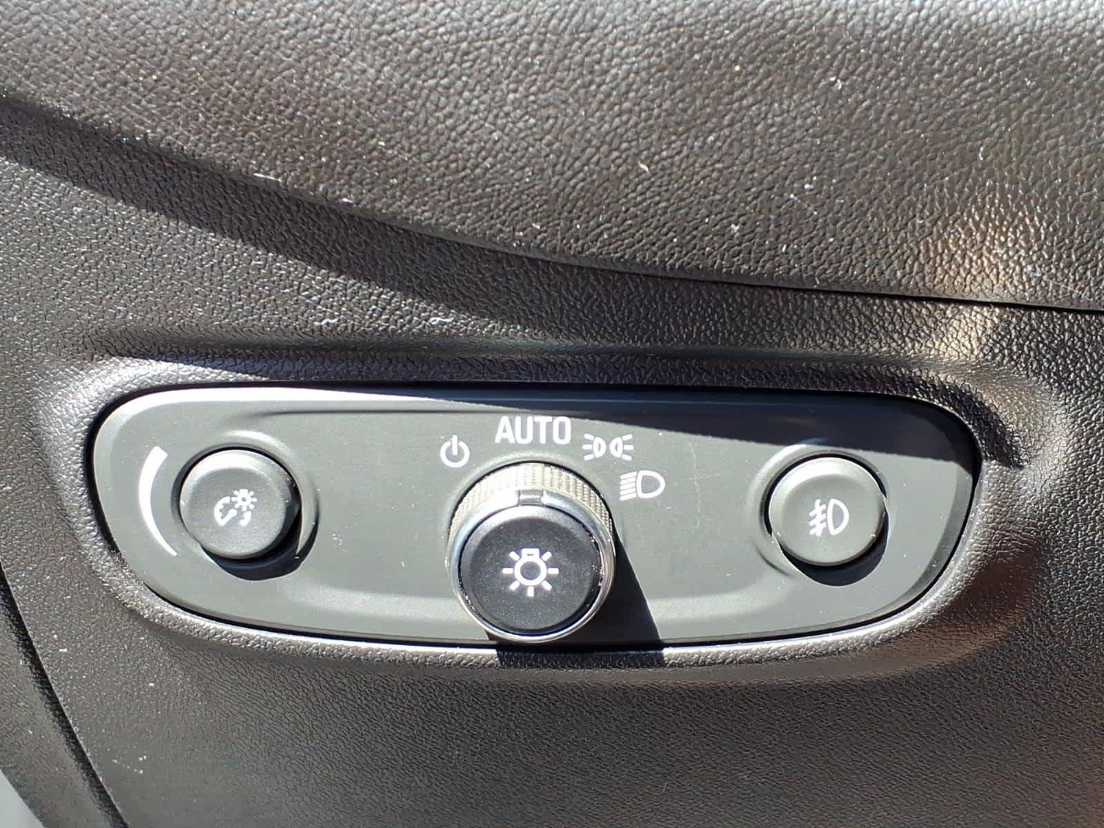 Used 2019 Chevrolet Equinox Premier AWD/4WD image 11