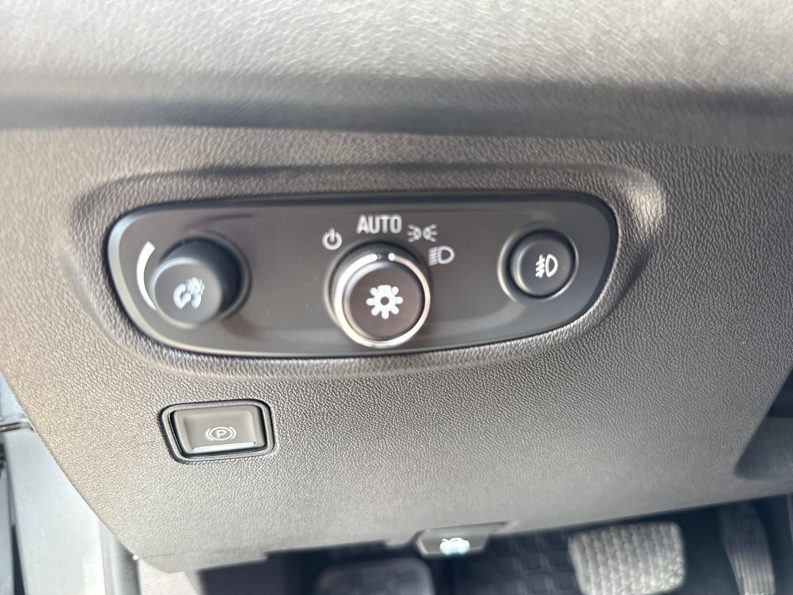 Used 2024 GMC Terrain AT4 AWD/4WD image 31