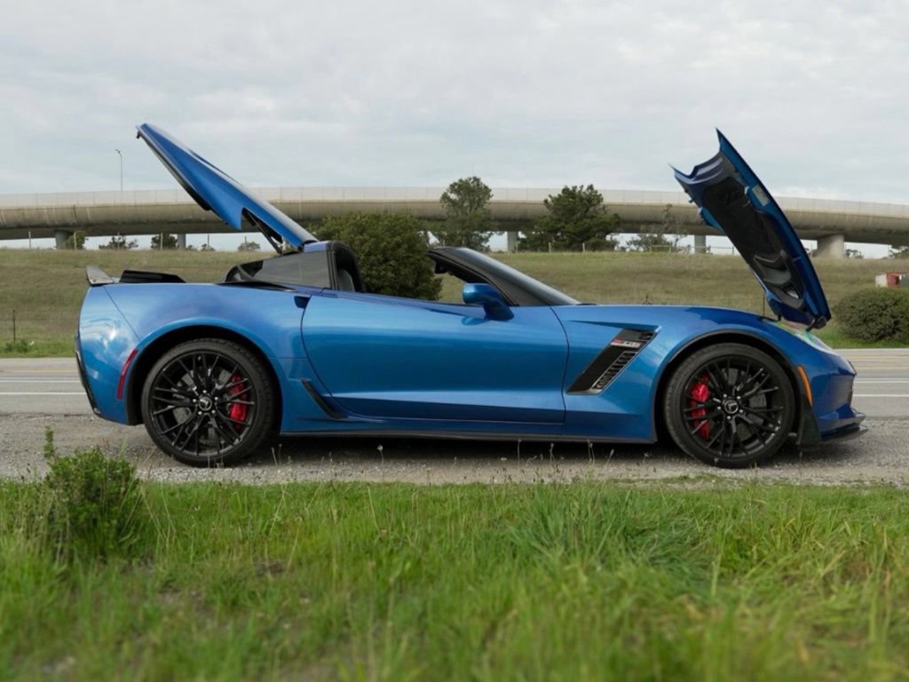 Used 2015 Chevrolet Corvette Z06 w/ Z07 Performance Package RWD image 12
