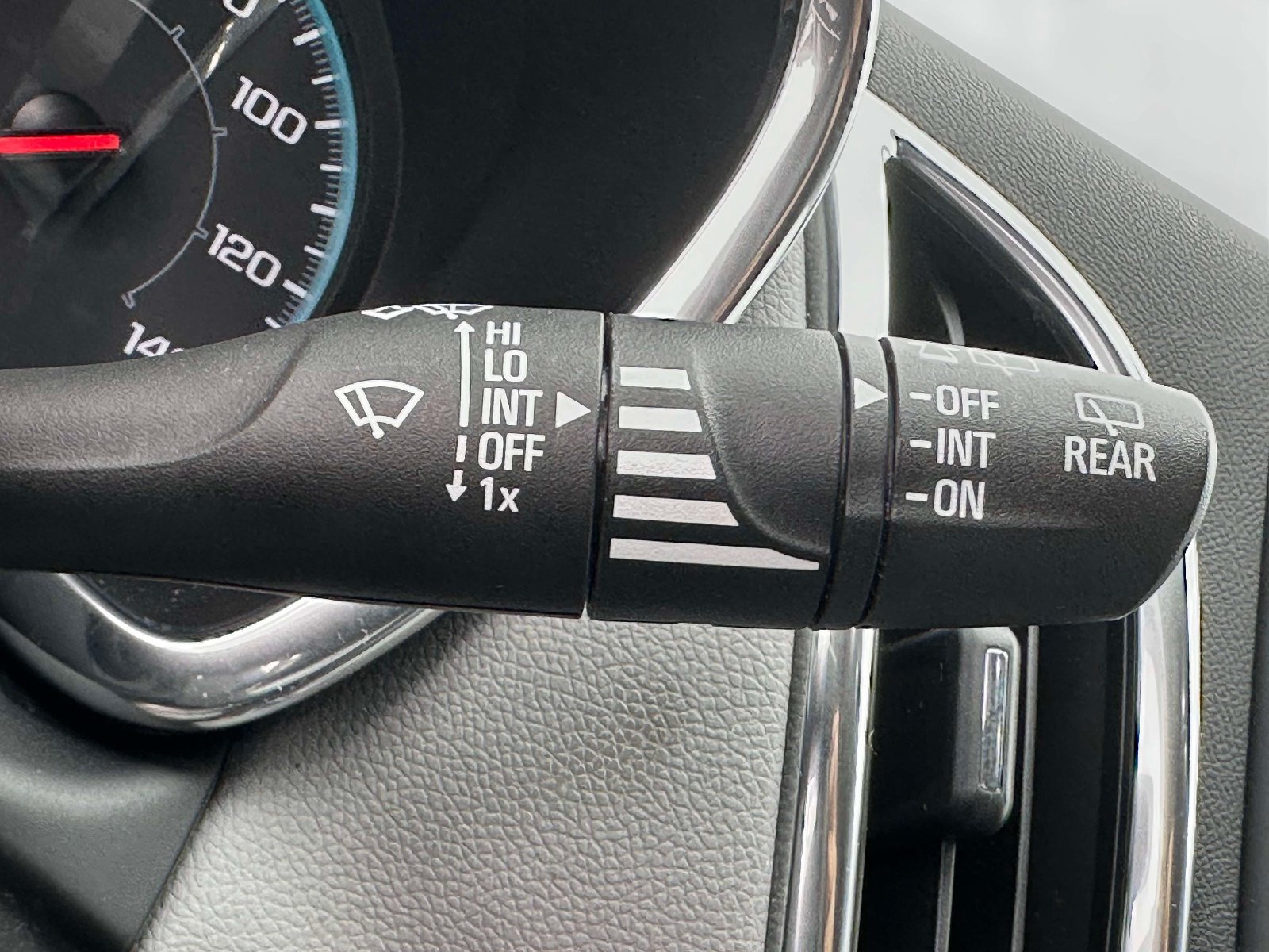 Used 2020 Chevrolet Equinox LS w/ LS Convenience Package AWD/4WD image 15