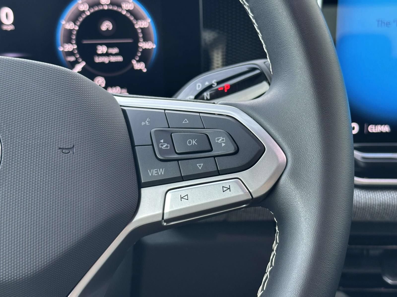 Certified 2025 Volkswagen Tiguan S FWD image 21