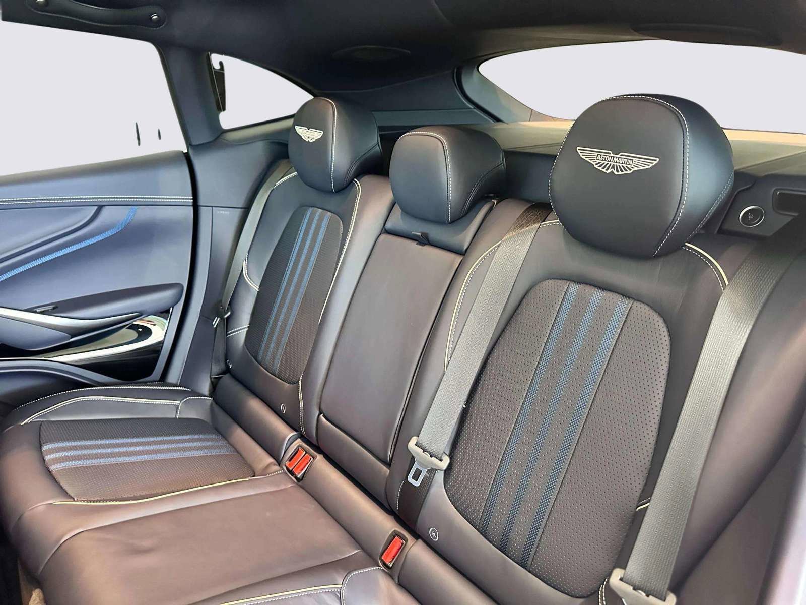 New 2025 Aston Martin DBX 707 image 21