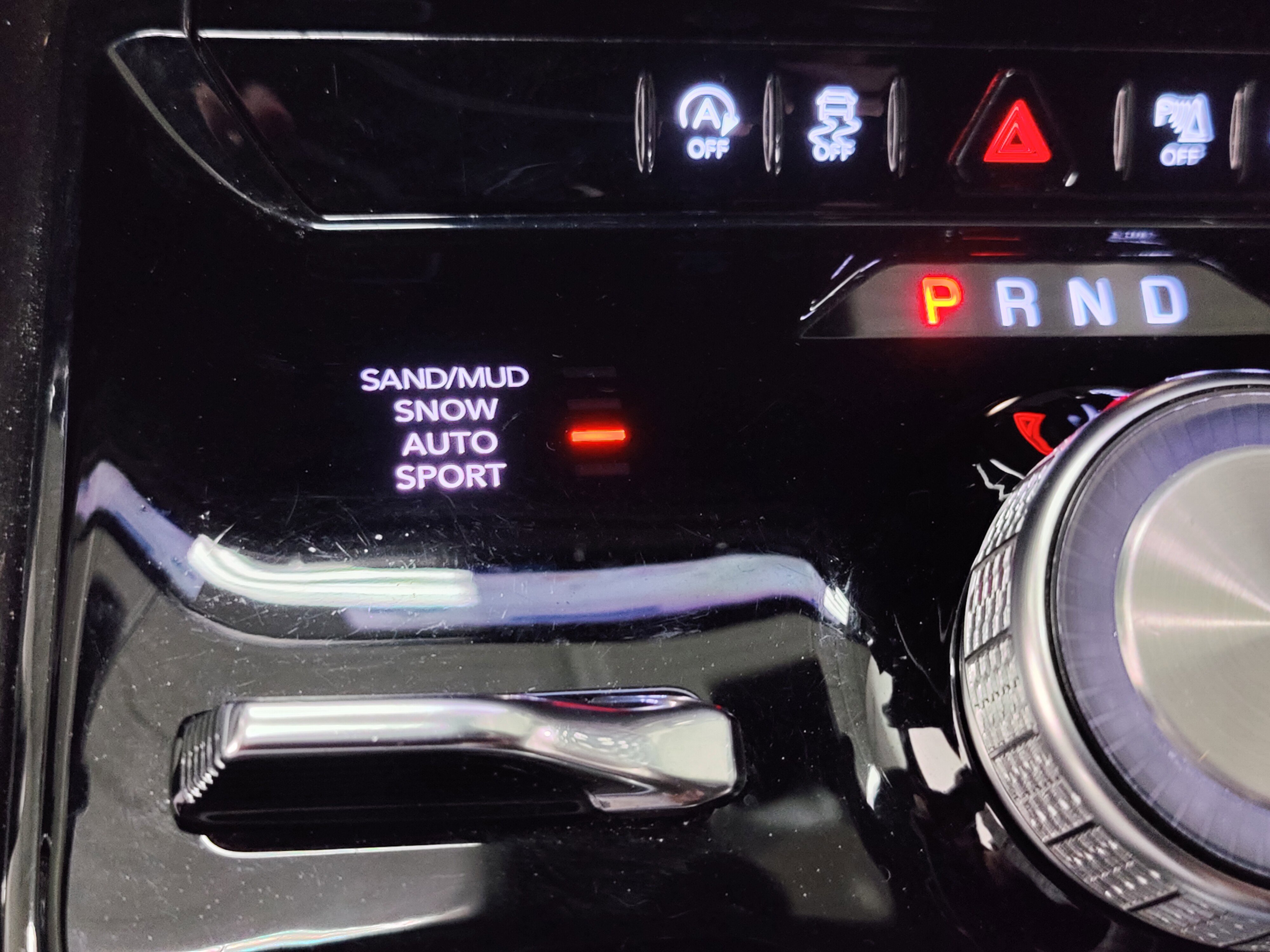 Used 2024 Jeep Wagoneer 4WD image 25