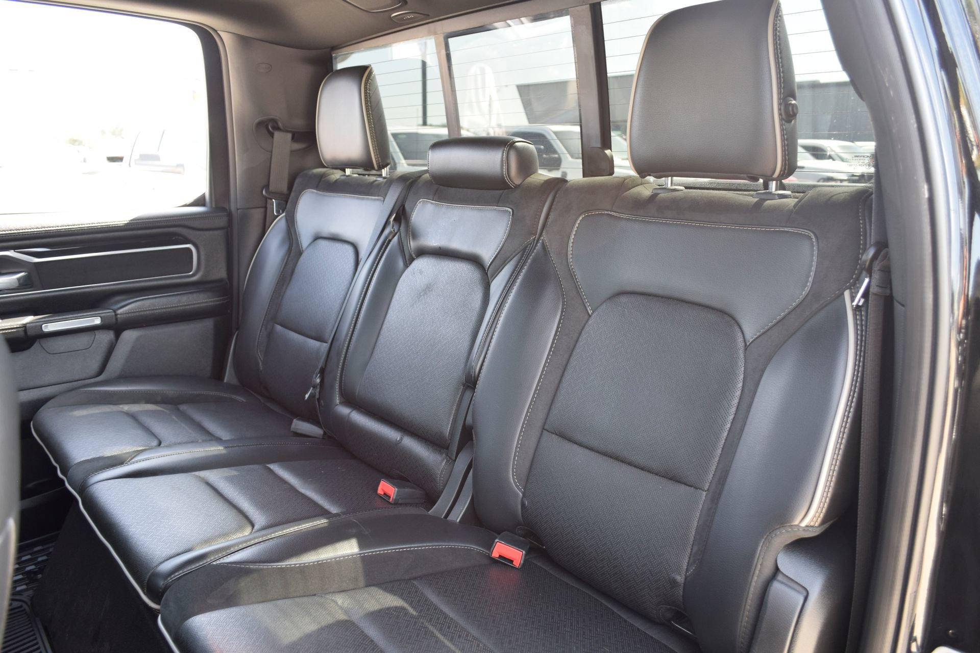 Used 2019 RAM 1500 Laramie AWD/4WD image 18