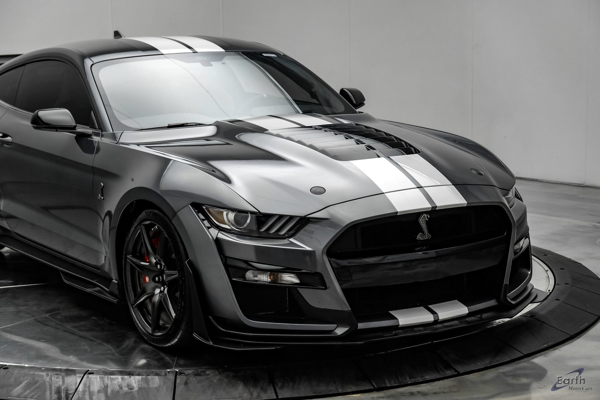 Used 2021 Ford Mustang Shelby GT500 w/ Carbon Fiber Track Pack RWD image 32