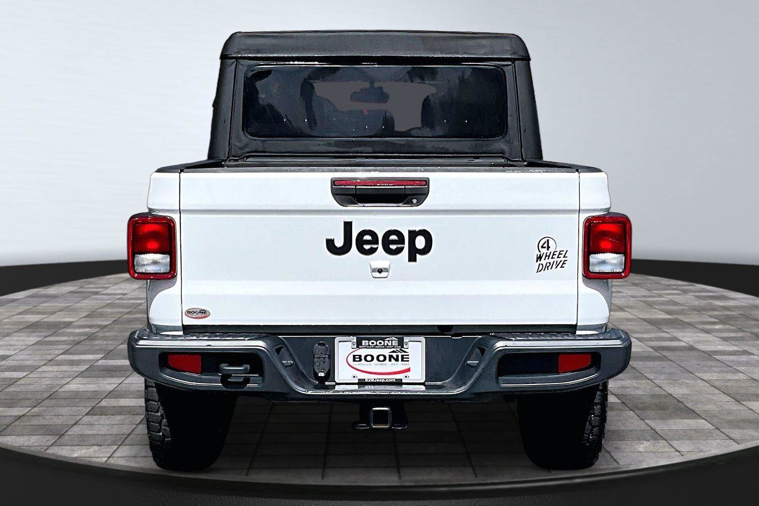 Certified 2023 Jeep Gladiator Sport AWD/4WD image 4