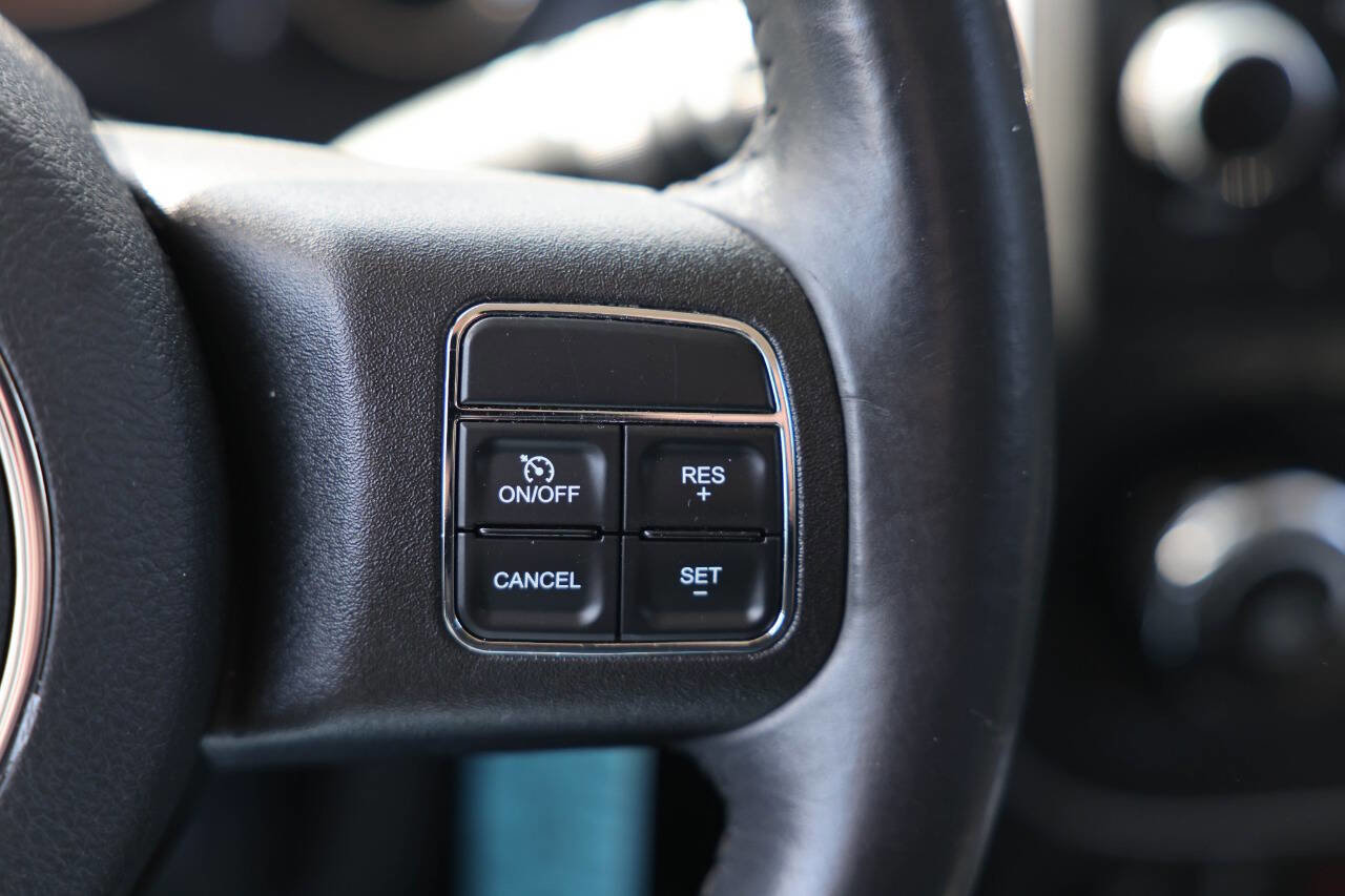 Used 2014 Jeep Compass Latitude w/ Sun/Sound Group image 21