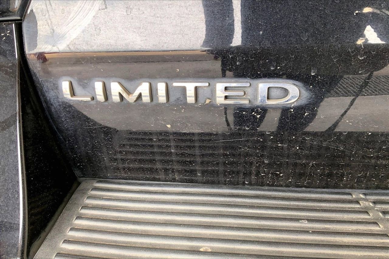 Used 2019 Ford Expedition Limited w/ Texas Edition Package RWD image 9