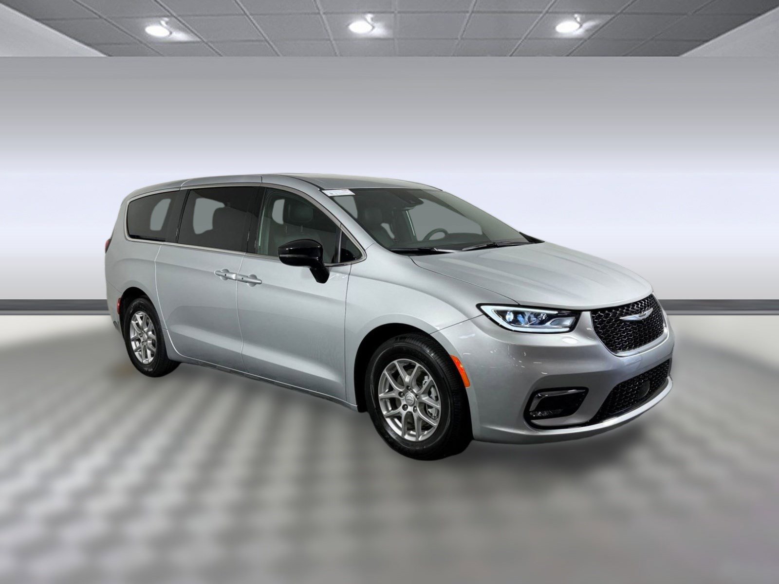 Used 2026 Chrysler Pacifica Select image 7