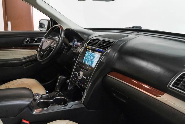 Used 2018 Ford Explorer Platinum image 25