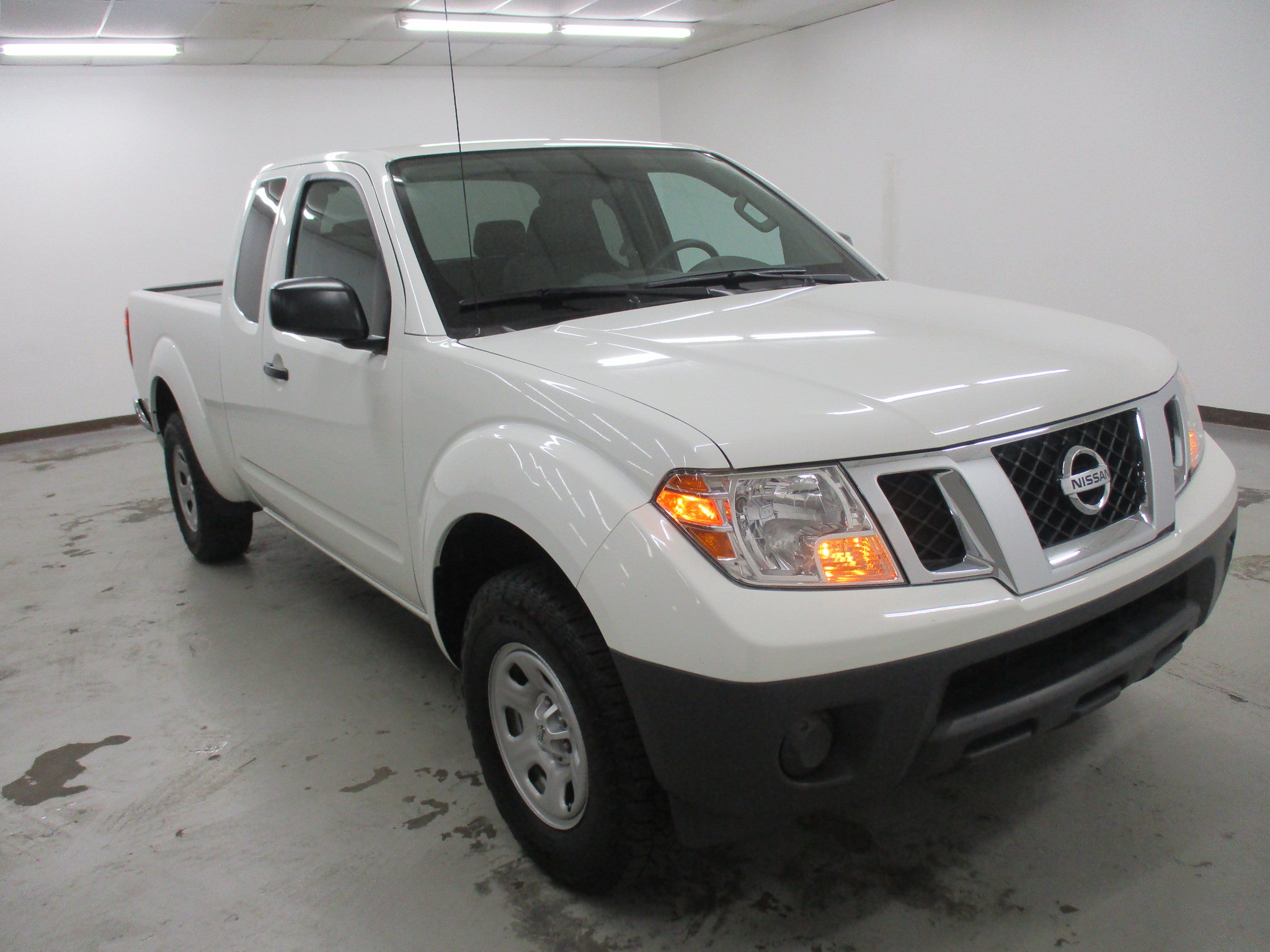 Used 2016 Nissan Frontier S RWD image 1