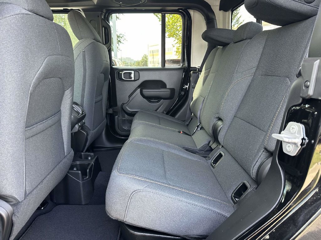 New 2027 Jeep Gladiator Sport AWD/4WD image 15