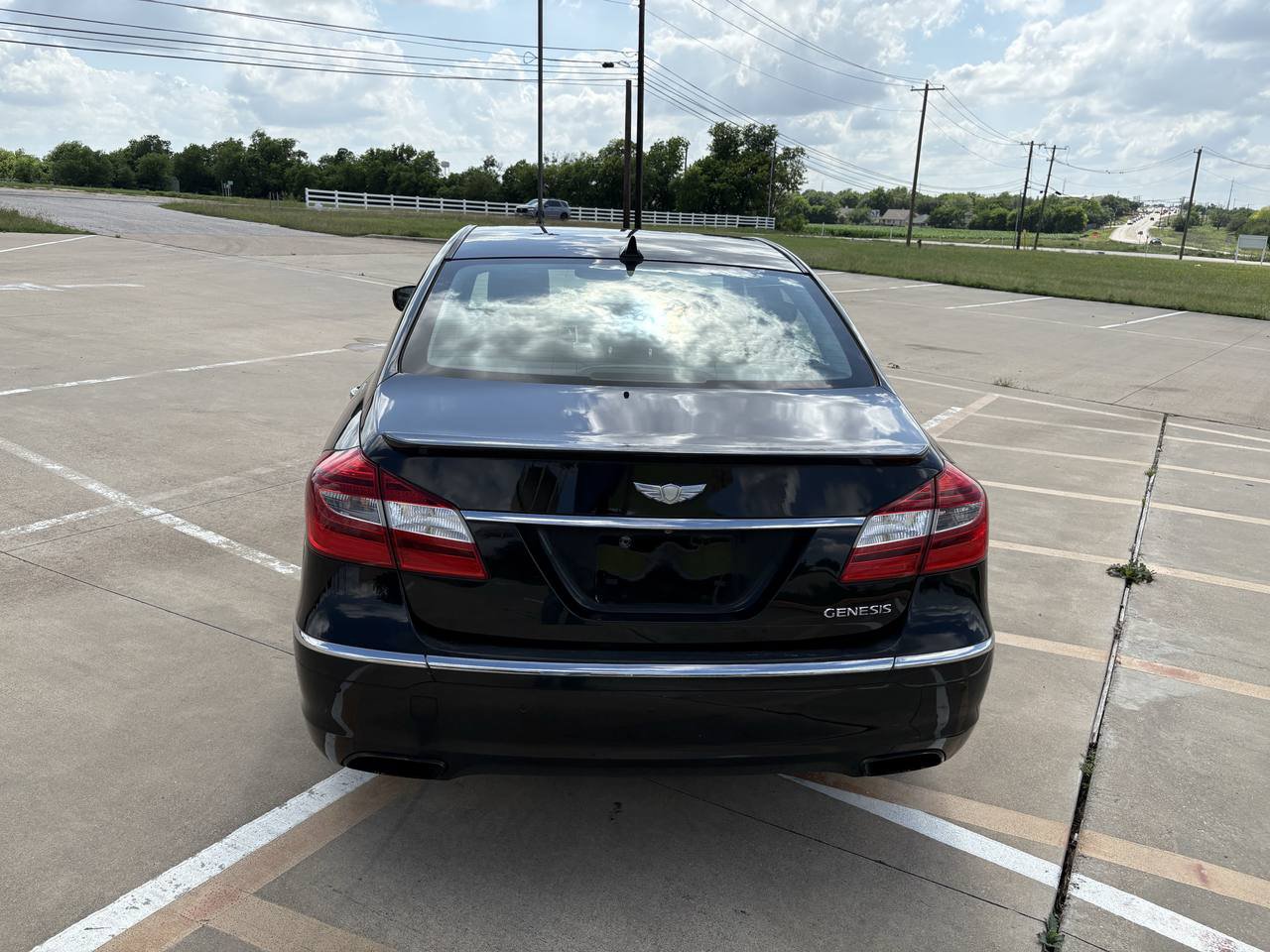Used 2012 Hyundai Genesis 3.8 w/ Premium Pkg RWD image 4