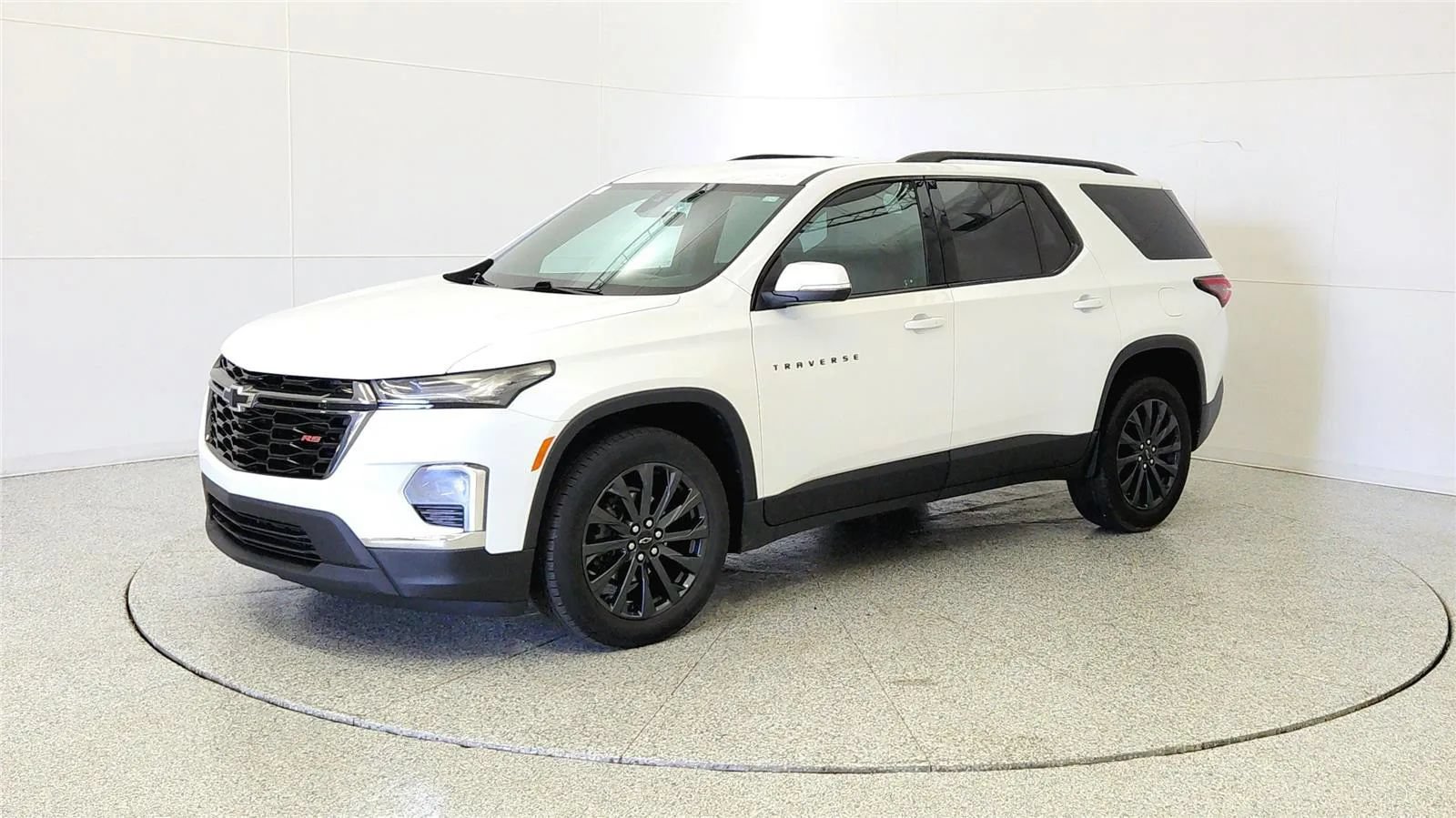 Used 2023 Chevrolet Traverse RS FWD image 3