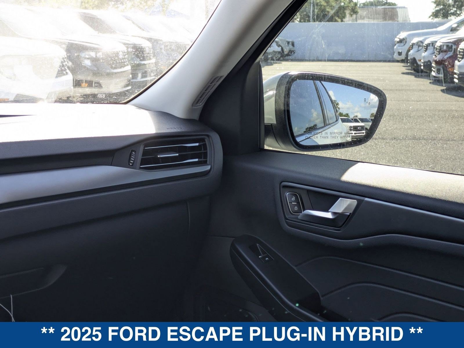 New 2025 Ford Escape SE image 19